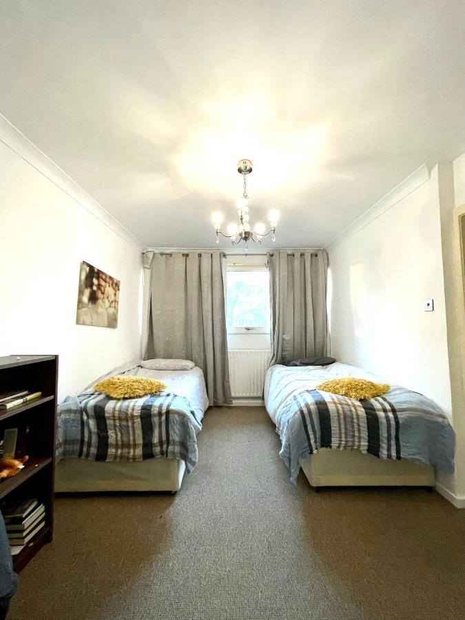 Two Bedroom Apartment Pimlico Londra Exterior foto